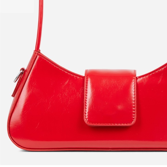 AMBROSIA BAGUETTE SHAPED SHOULDER BAG IN RED FAUX LEATHER - Picture 4 of 7